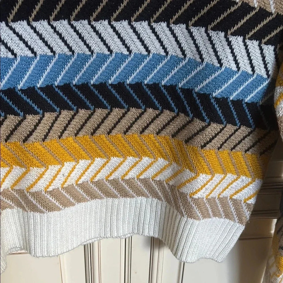 Chevron Patterned Turtleneck Sweater - Multicolor - Picture 6 of 7